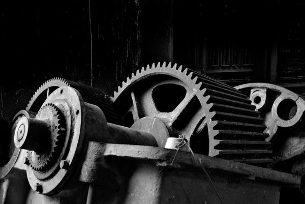 Particolare di ingranaggi di un'attrezzatura della miniera Gessolungo di Caltanissetta