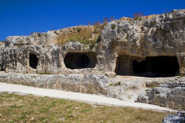 Necropoli greca del parco archeologico della Neapolis, che ospita la maggior parte delle testimonianze archeologiche della Siracusa greca e romana