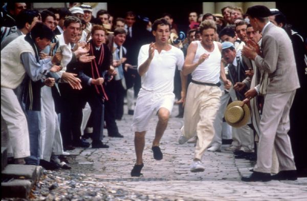 Momenti di gloria, film di David Puttnam, tratto dalla storia vera degli universitari di Cambridge che si allenarono per le Olimpiadi del 1924 di Parigi