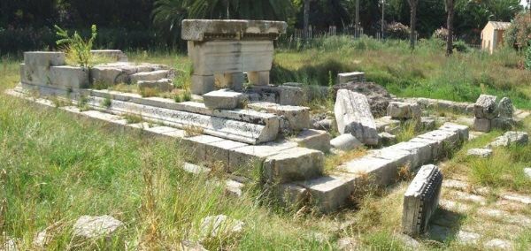 rovine di un tempio greco in sicilia